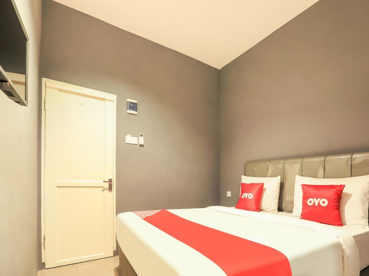 Oyo 3492 Mandala Residence Medan Exterior foto